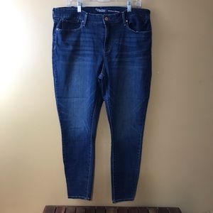 Levi Signature Modern Skinny Jean